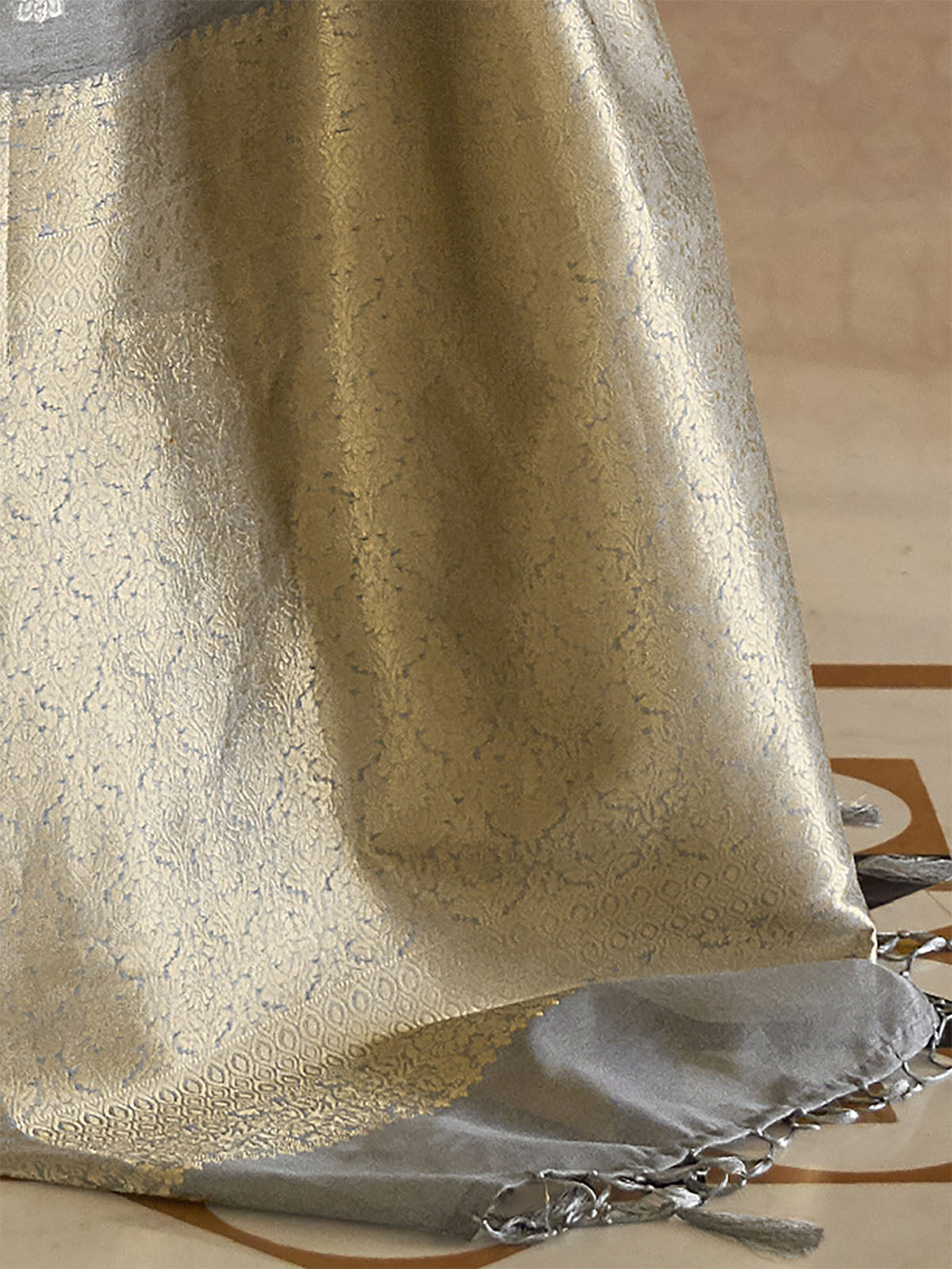 Odette Women Silk Blend Grey Woven Design Handloom Saree With Unstitched Blouse