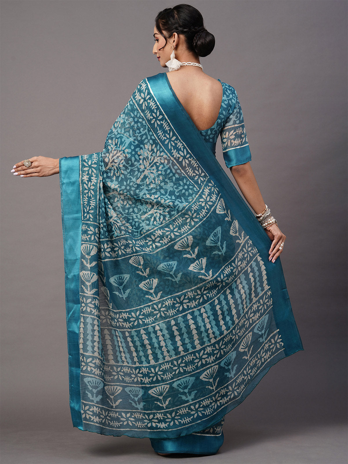 Blue Printed Blend Cotton Saree With Unstitched Blouse