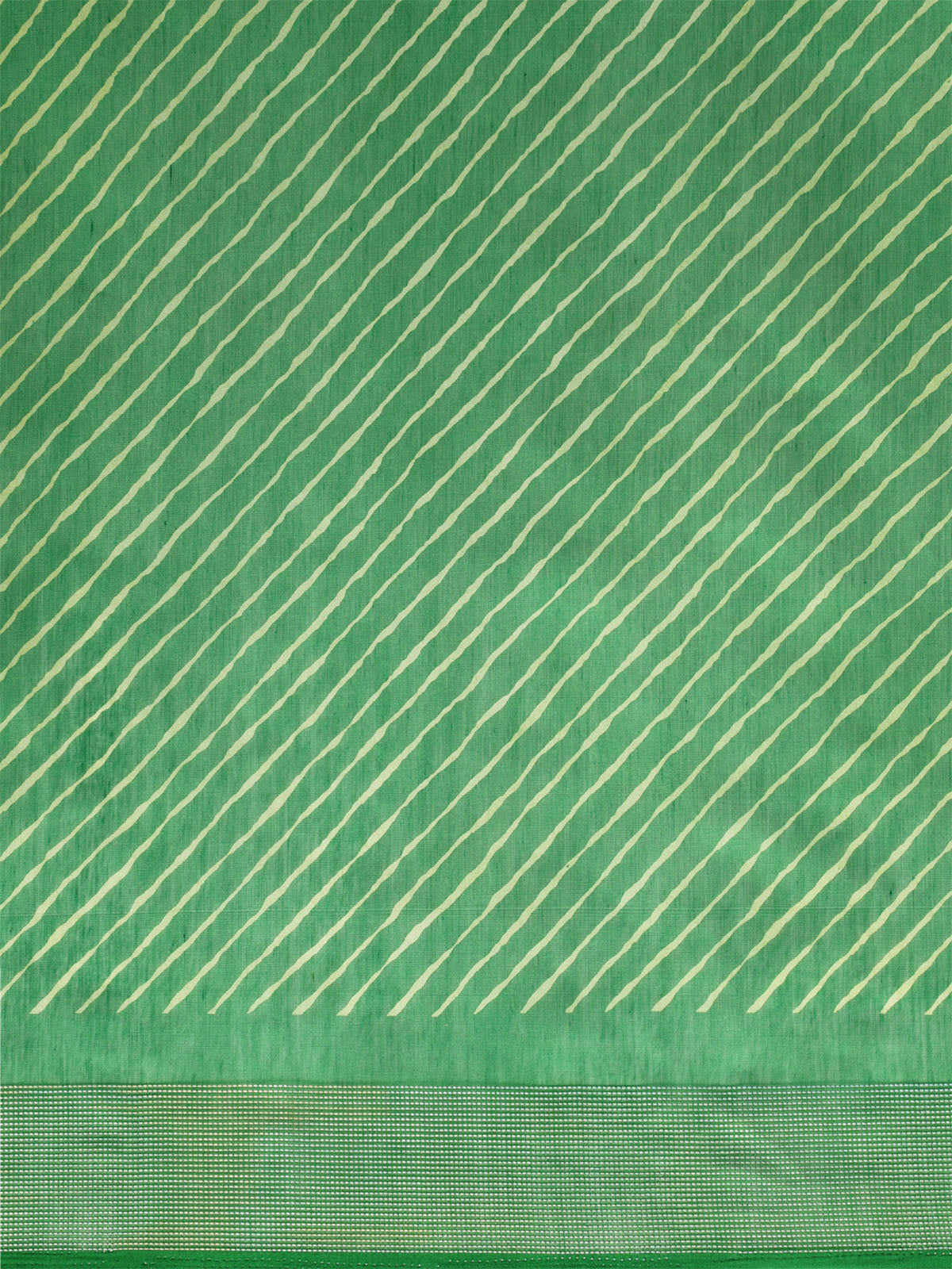 Odette Women Cotton Blend Green Printed Saree With Unstitched Blouse