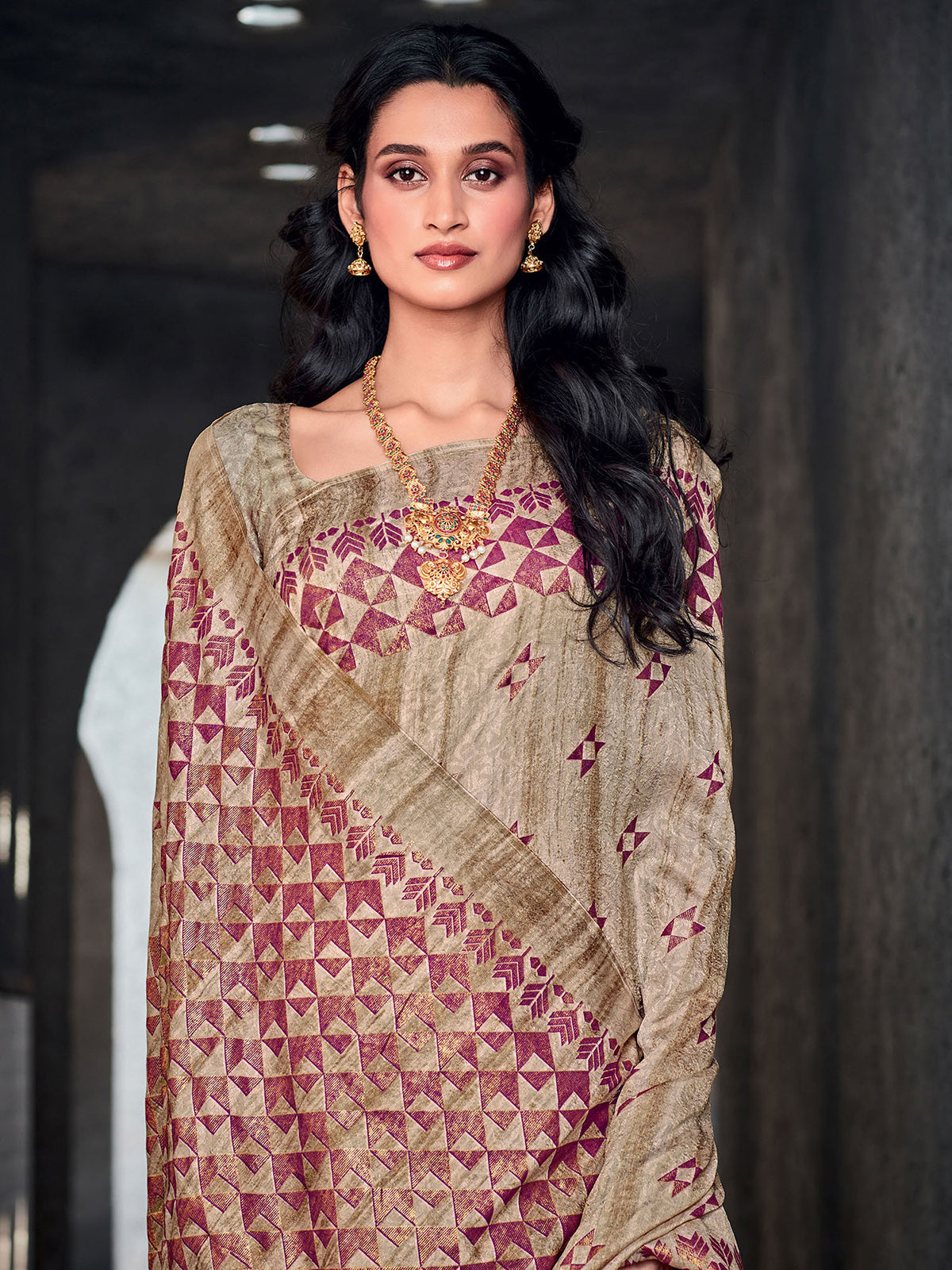 Beige Silk Blend Printed Saree With Unstitched Blouse