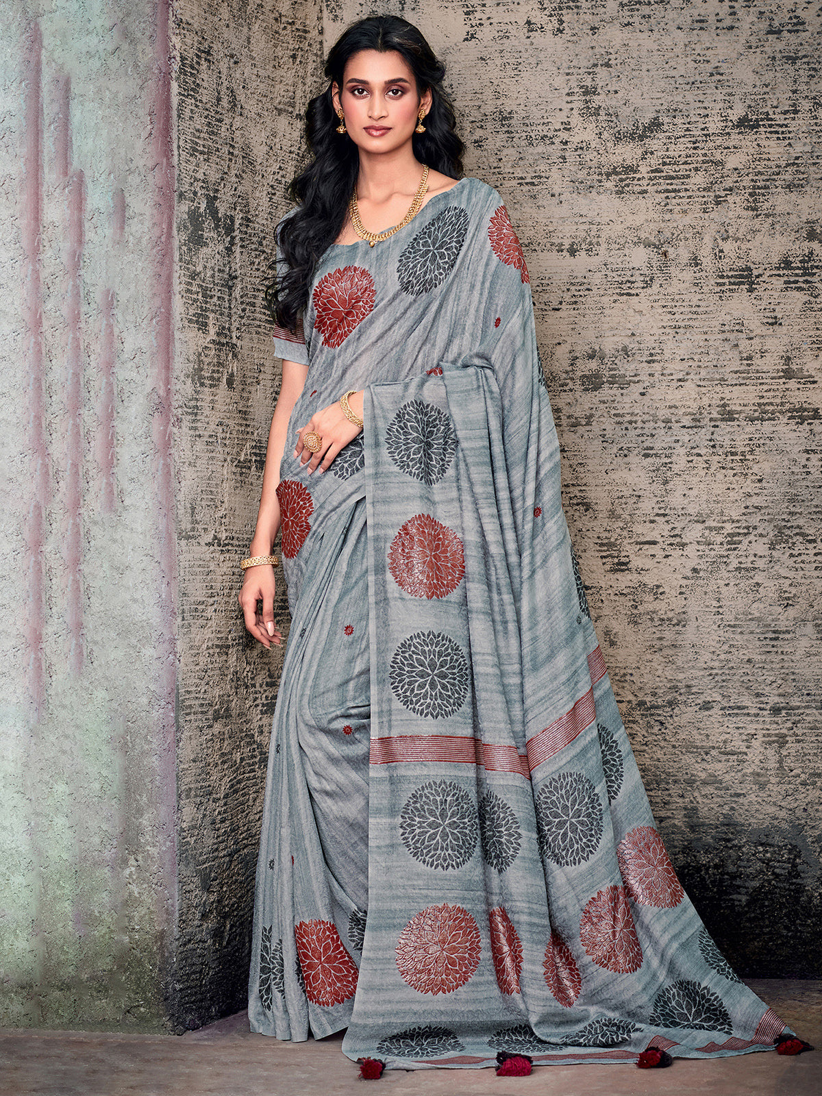 Grey Silk Blend Printed Saree With Unstitched Blouse