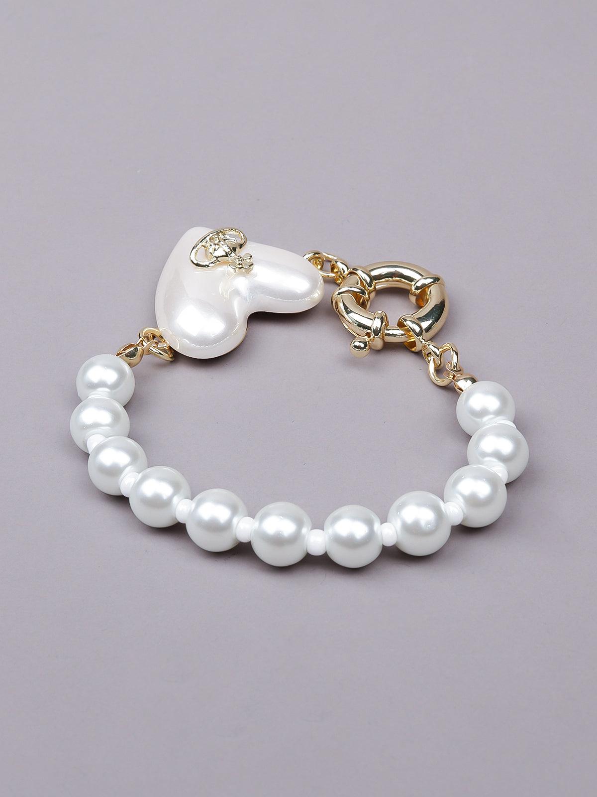 Cute pearl embellished with a heart bracelet - Odette