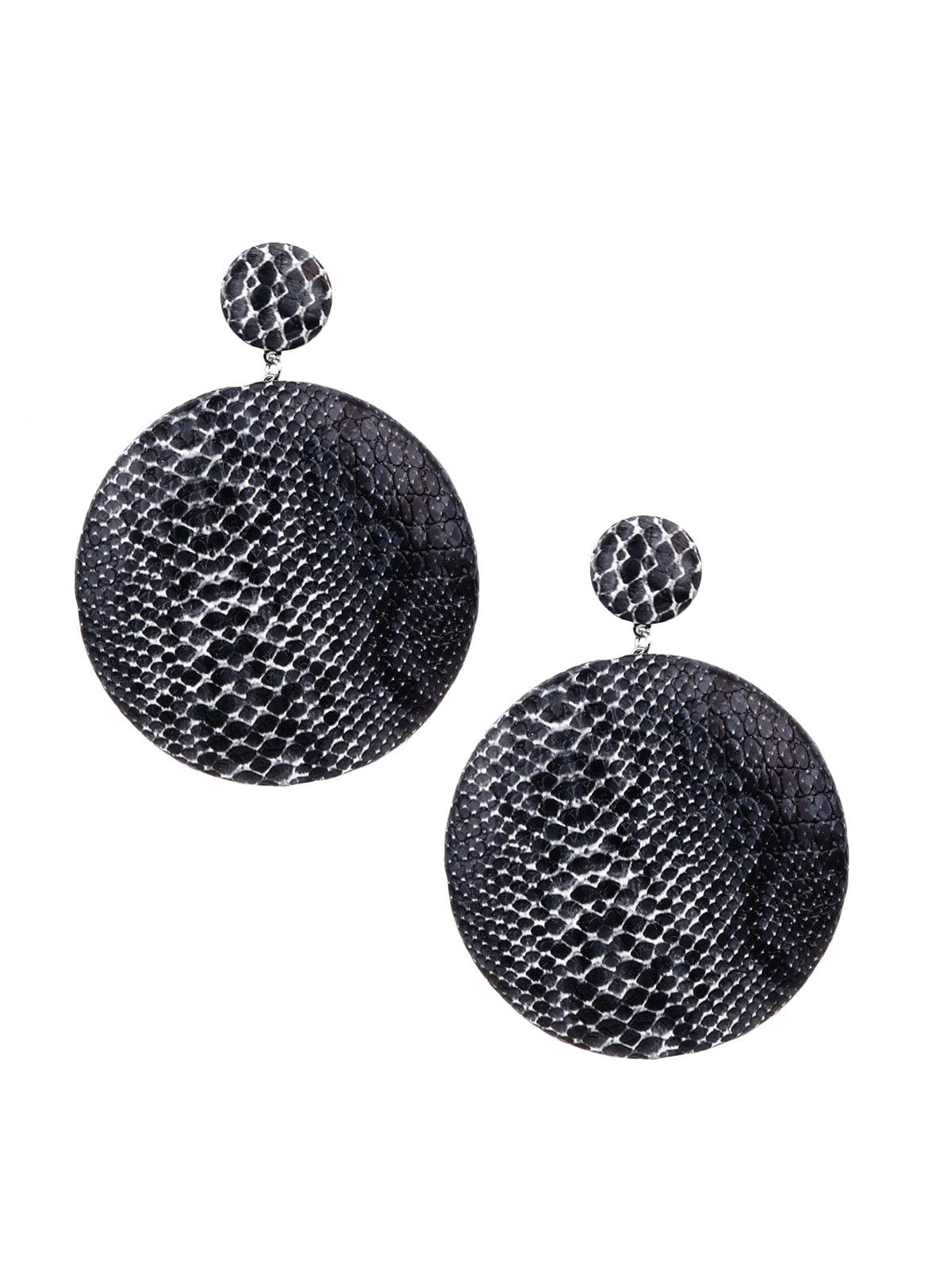 Exquisite black and white croc printed rounded earrings - Odette