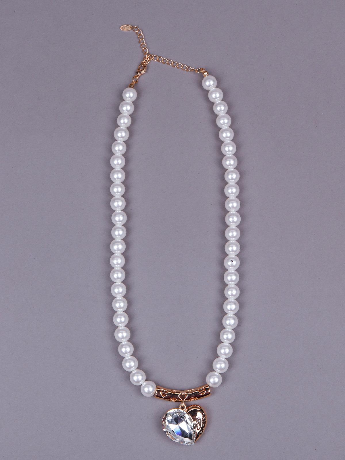 Exquisite pearl necklace with a heart shape pendant -Gold - Odette
