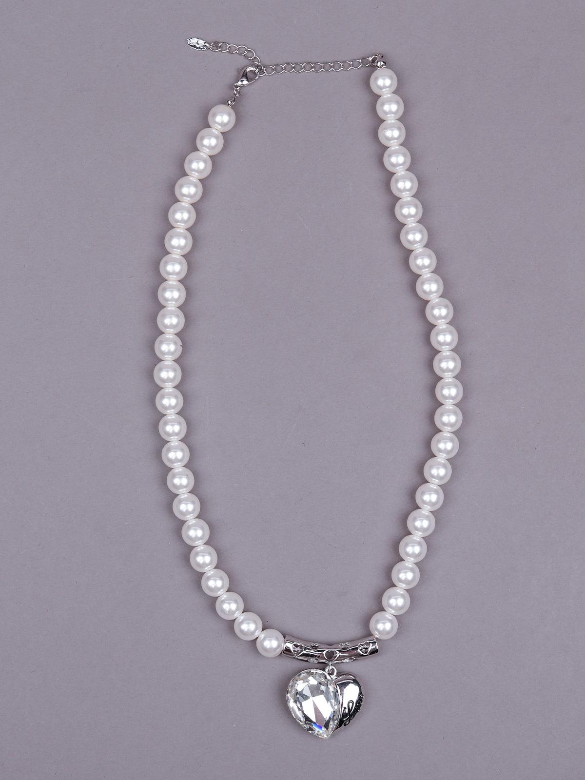 Exquisite pearl necklace with a heart shape pendant - Odette