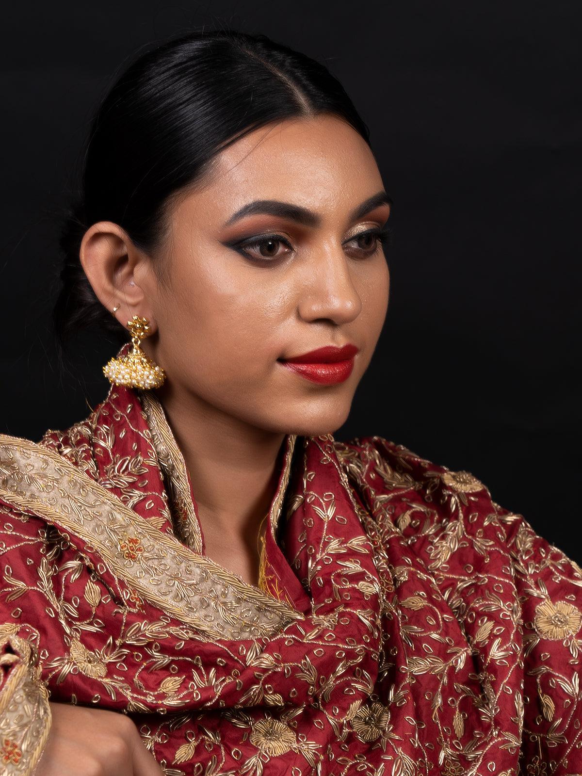 These flower earrings just stole the show! . . . #earrings #flowerearrings  #floral #lookoftheday #fashion #style #saree #sareelove… | Instagram