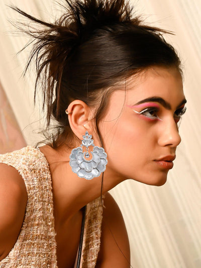 Gorgeous silver shimmering earrings - Odette