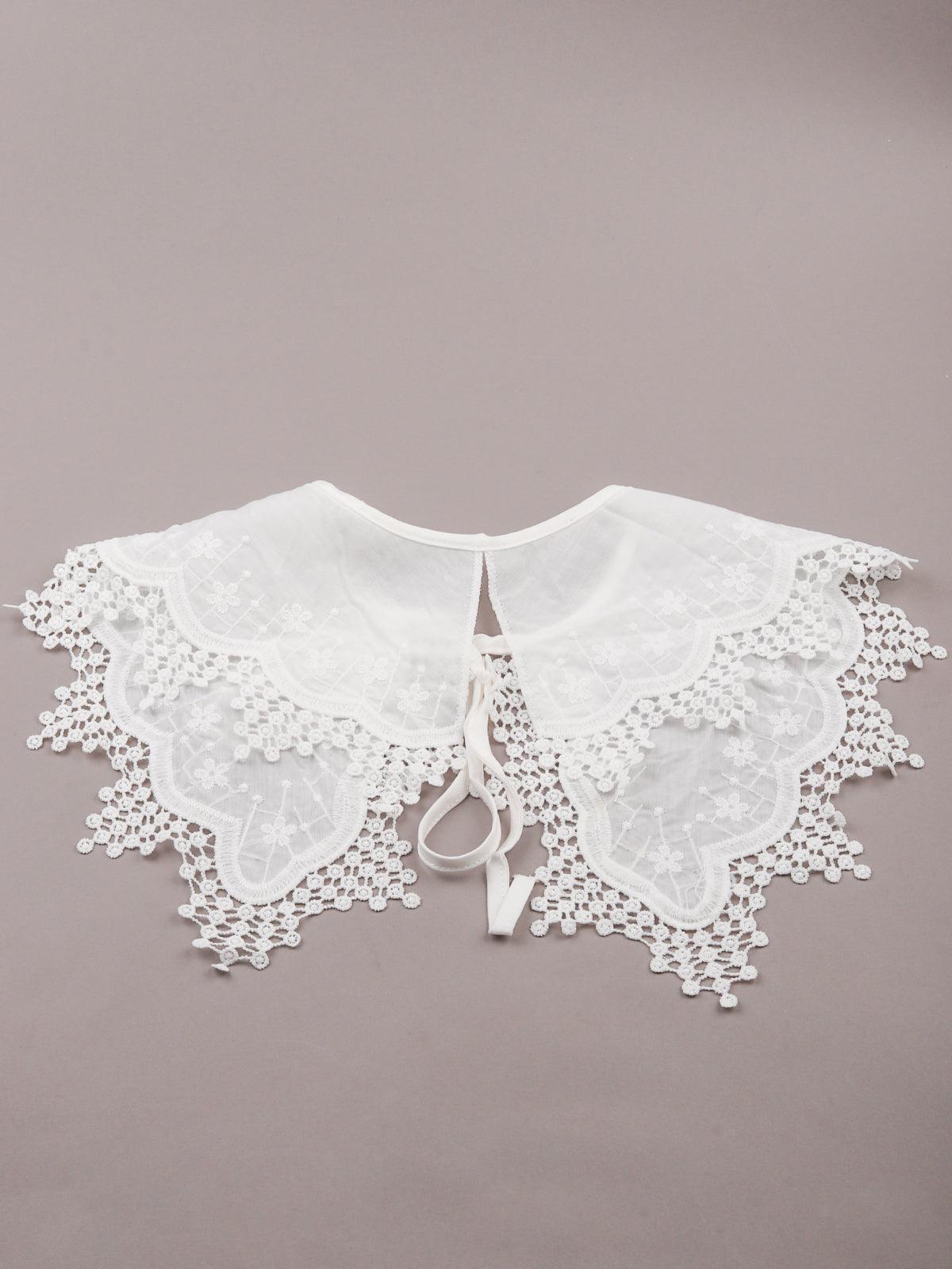Gorgeous white laced collar - Odette