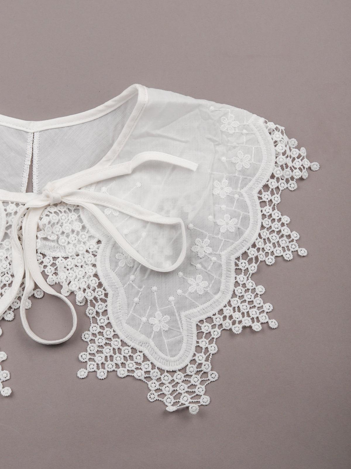 Gorgeous white laced collar - Odette