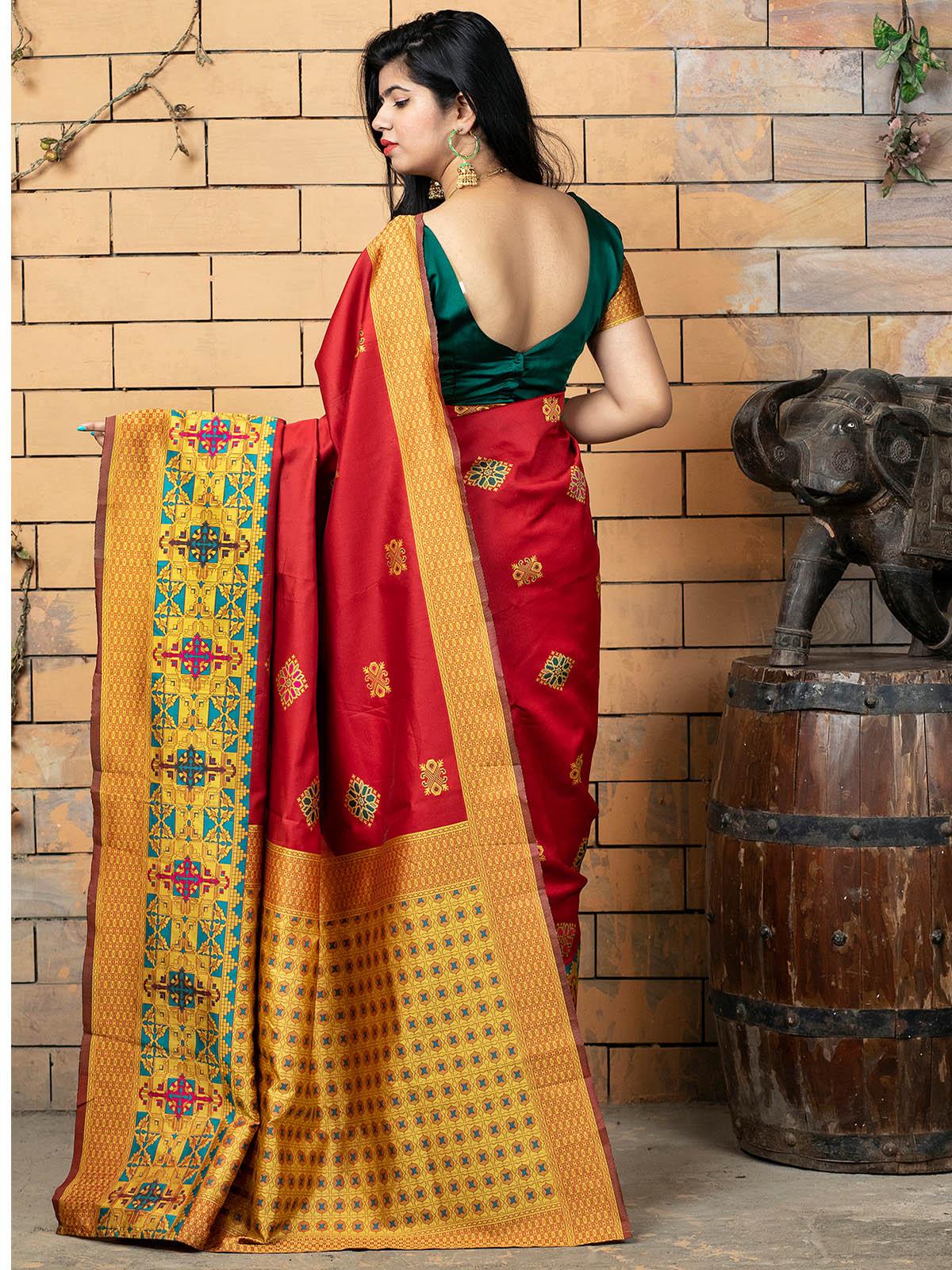 GORGEOUS NARI WITH GORGEOUS SAREE