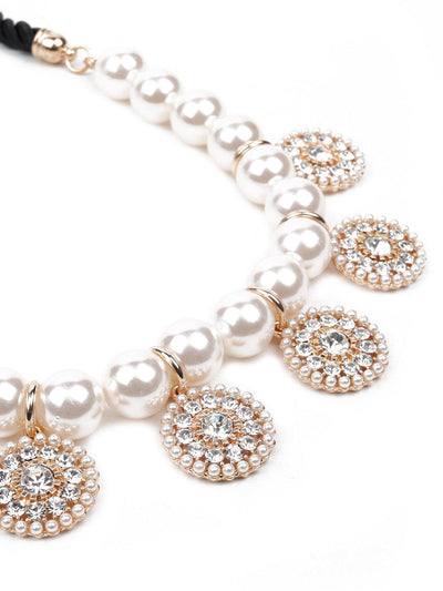 Pearl necklace embellished with charms - Odette