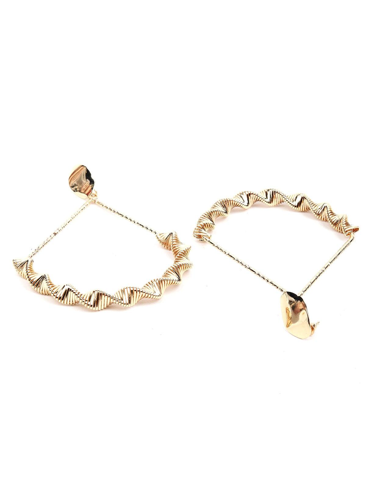 Stunning gold textured pendulum earrings - Odette