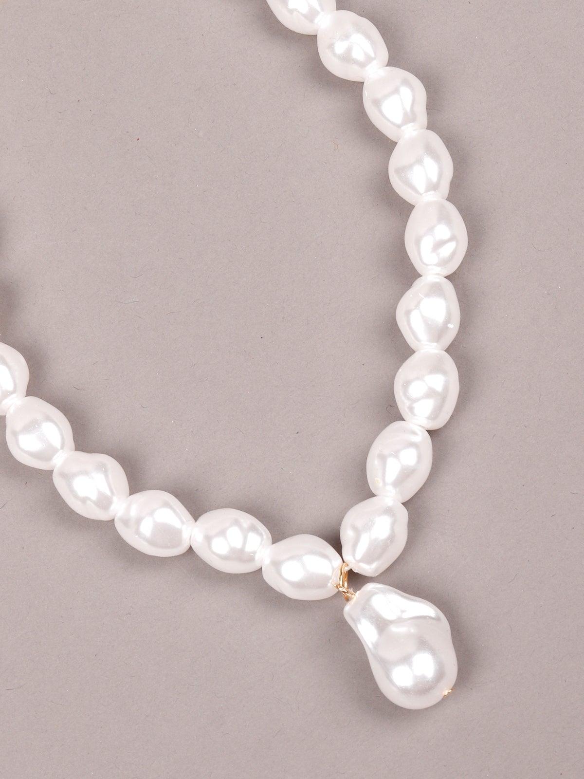 The Classic Pendant Pearl Necklace - Odette