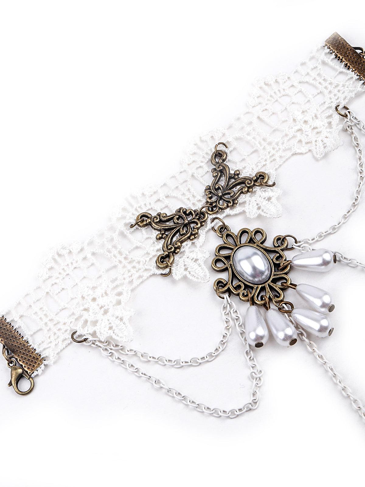 White lace bracelet secured with a ring chain - Odette